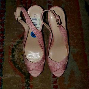 GUESS SIZE 10 PINK HEELS